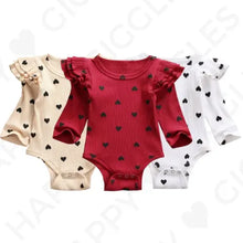 Lade das Bild in den Galerie-Viewer, Langarm Body aus Feinripp mit Herz-Print freeshipping - Happy Giggles