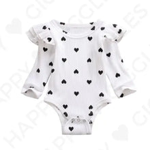 Lade das Bild in den Galerie-Viewer, Langarm Body aus Feinripp mit Herz-Print freeshipping - Happy Giggles