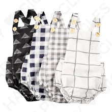 Lade das Bild in den Galerie-Viewer, Latzhose "Clover" freeshipping - Happy Giggles