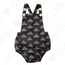 Lade das Bild in den Galerie-Viewer, Latzhose "Clover" freeshipping - Happy Giggles