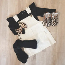 Lade das Bild in den Galerie-Viewer, Latzrock aus Cord freeshipping - Happy Giggles