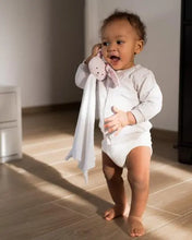 Lade das Bild in den Galerie-Viewer, Schmusetuch aus Bio-Baumwolle in rosa *personalisierbar* freeshipping - Happy Giggles