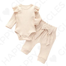Carica l'immagine nel visualizzatore di Gallery, Set aus Rüschen-Body und Hose mit Schleife freeshipping - Happy Giggles