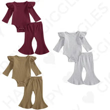 Lade das Bild in den Galerie-Viewer, Set mit Rüschen-Body und Schlaghose aus Feinripp freeshipping - Happy Giggles