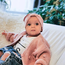 Lade das Bild in den Galerie-Viewer, Strickjacke mit süßen Pom Poms freeshipping - Happy Giggles