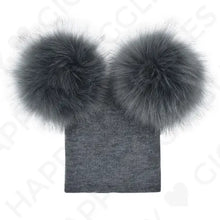 Lade das Bild in den Galerie-Viewer, Strickmütze mit Fellbommeln freeshipping - Happy Giggles