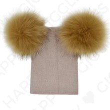 Lade das Bild in den Galerie-Viewer, Strickmütze mit Fellbommeln freeshipping - Happy Giggles