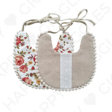 Lade das Bild in den Galerie-Viewer, Wende Lätzchen Baby romantisch Geschenk